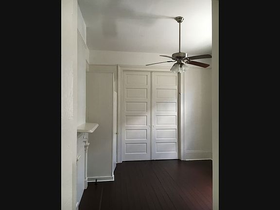 3rd image of 1910 Dublin St