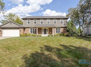 7040 Country Creek Rd, Maumee, OH 43537