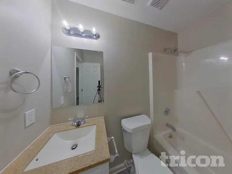 5001 Alexis Dr — Photo 12