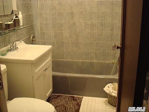 3rd image of 2907 Bell Blvd