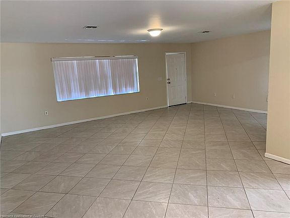 5th image of 2128 W Hibiscus Rd