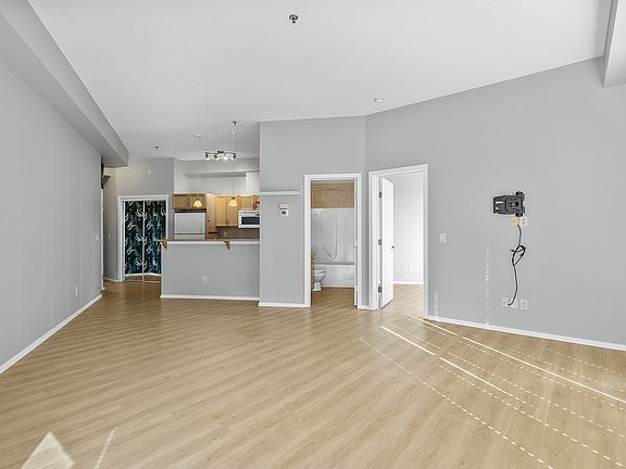 3rd image of 1327 Saint Paul St Unit 311