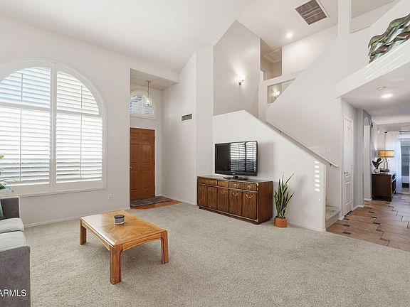 2nd image of 821 N ALBERT Drive
