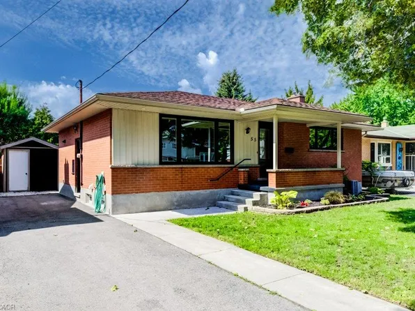 55 Elkington Dr, Kitchener, ON N2B 1S1