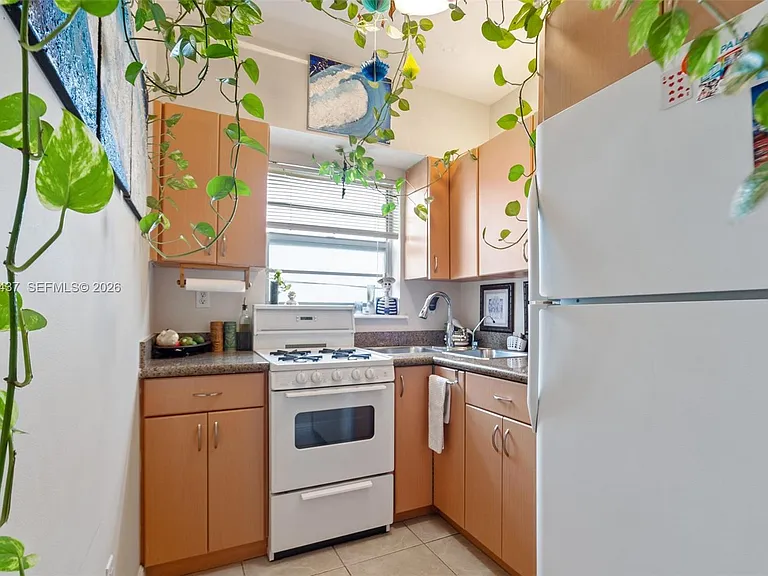 936 Pennsylvania Ave #205 — Photo 3