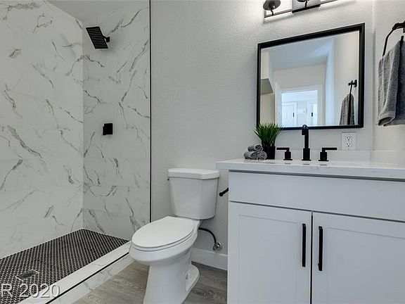 3rd image of 3560 Regents Ct