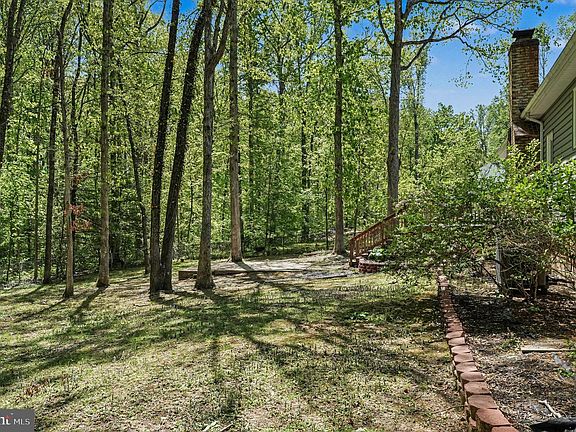 5th image of 64 Hillcrest Dr