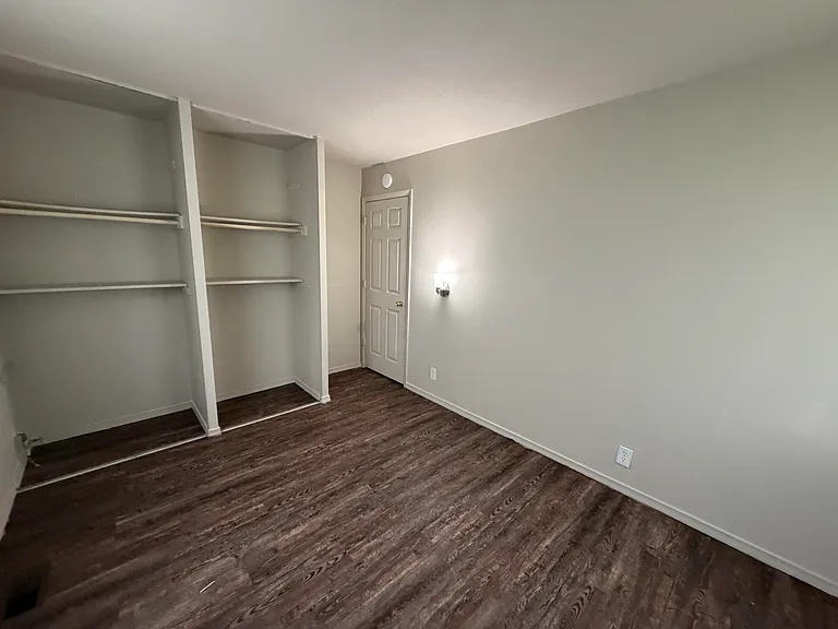 1612 Crestview Dr — Photo 11