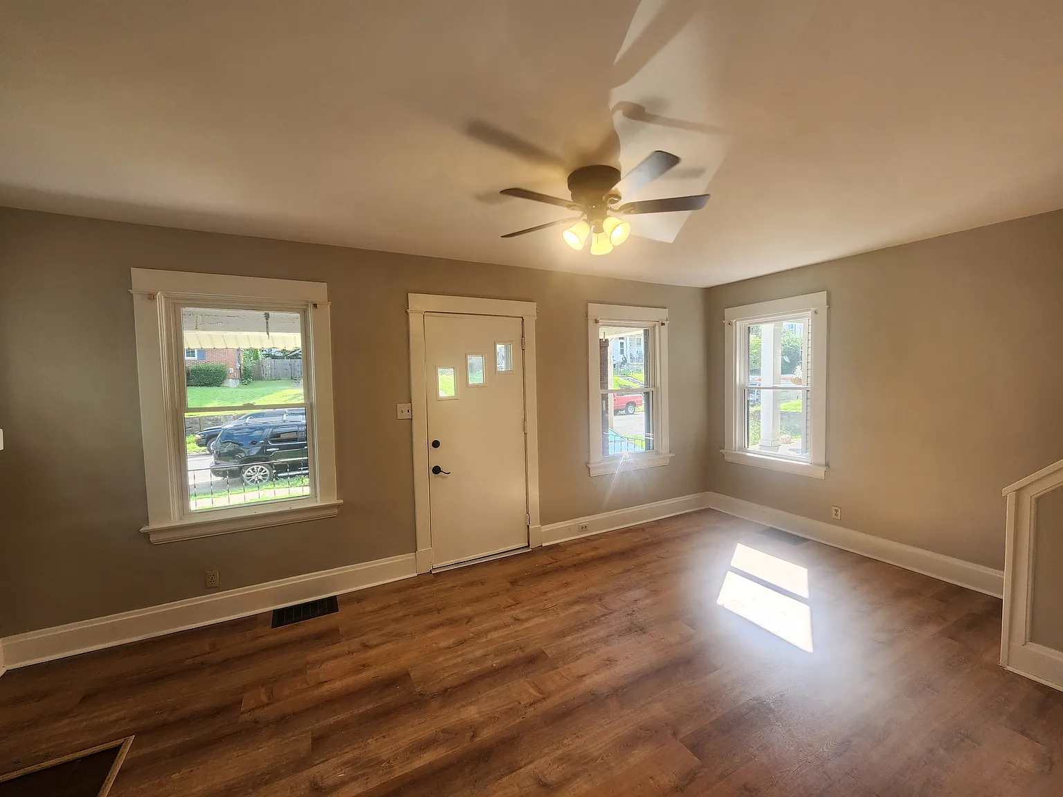 3 bed, 1.5 bath, 1540 sqft, $1,700 — Photo 2