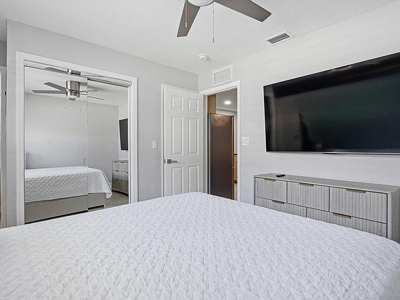 5th image of 1305 NE 16th Ter APT 8