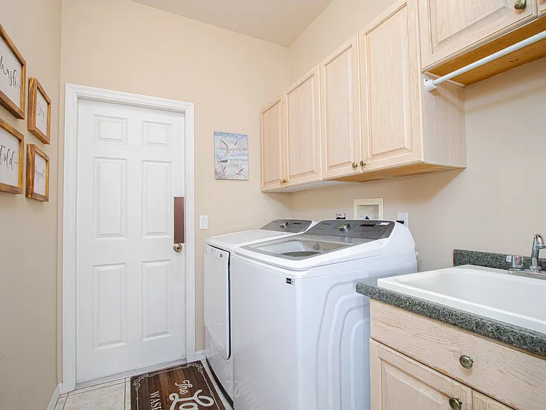 2803 SW 39th Ter — Photo 22