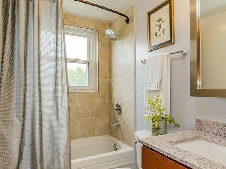 1512 Marion St NW #304 — Photo 17