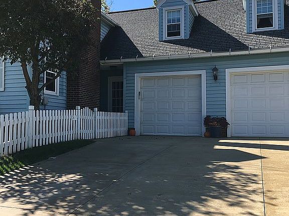 3rd image of 134 Parkwood Dr