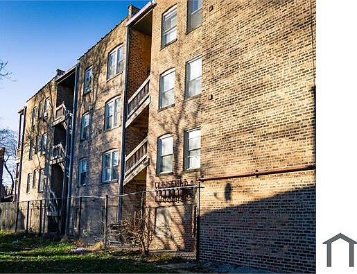 3rd image of 1121 E 81st St #1E