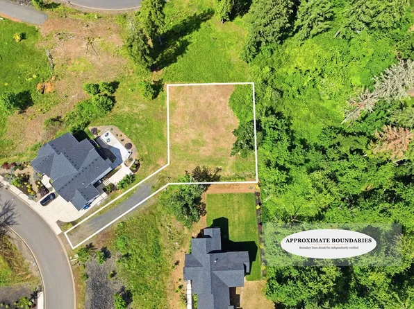 155 66th St, Springfield, OR 97478