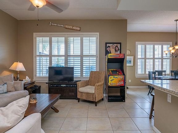 3rd image of 5909 Padre Blvd