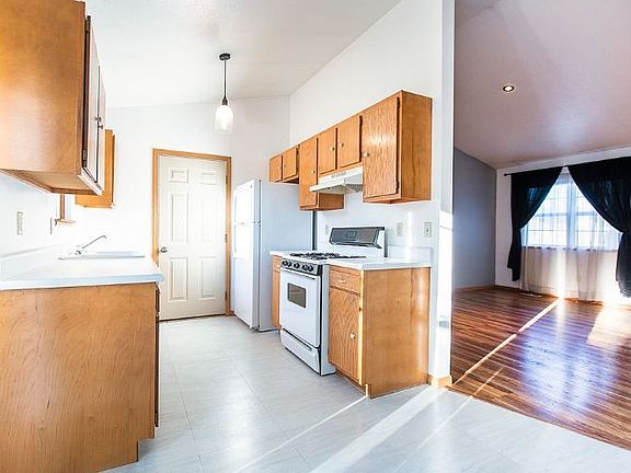 5th image of 56731 Meadow Glen Dr