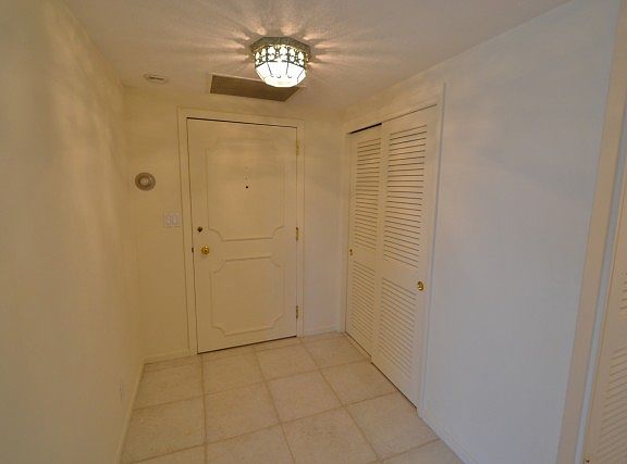 4th image of 86 Macfarlane Dr APT 4J
