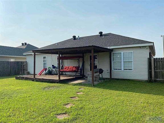 4th image of 350 Daralyn Dr