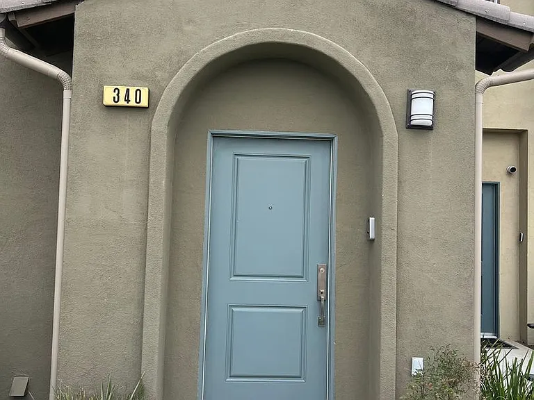 340 Rendar Ln — Photo 2