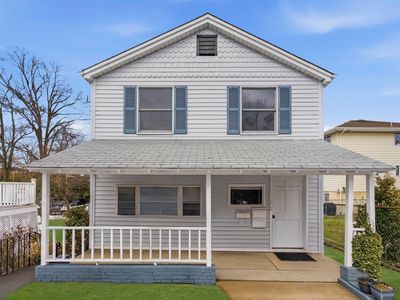 2455 3rd St, Fort Lee, NJ, 07024