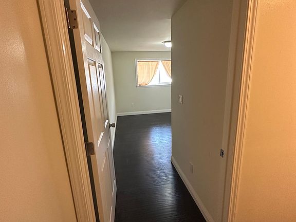 5th image of 368 Eastmoor Ave Unit 1