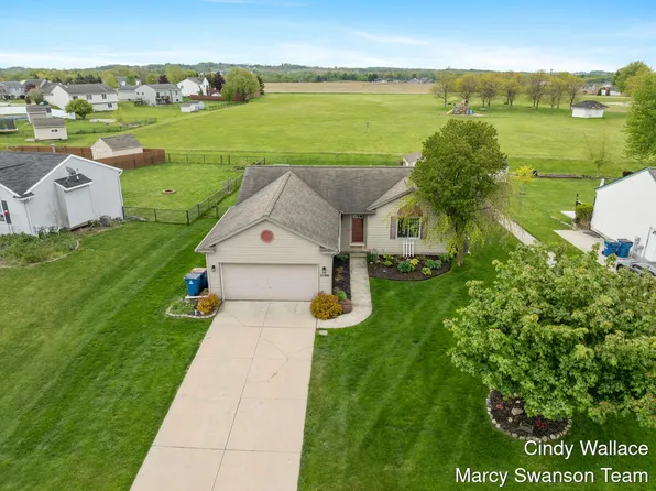 2106 Jaclyn Dr, Hudsonville, MI 49426