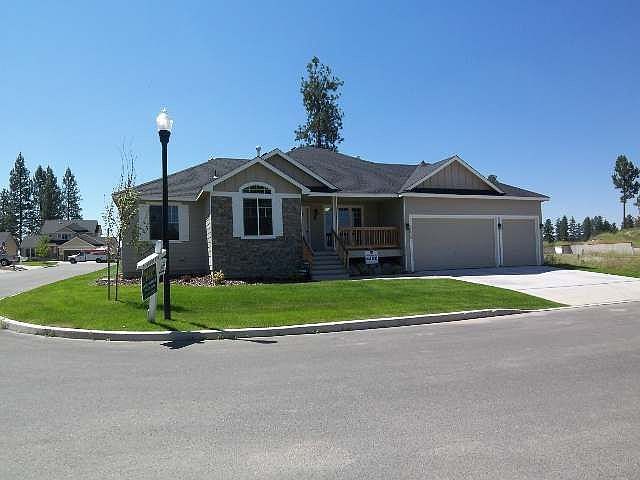Beautiful Rancher on Corner Lot!