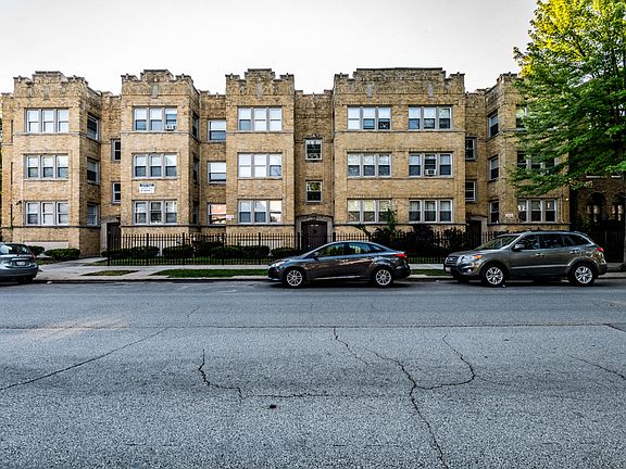 3rd image of 7801 S Yates Blvd #7807-2