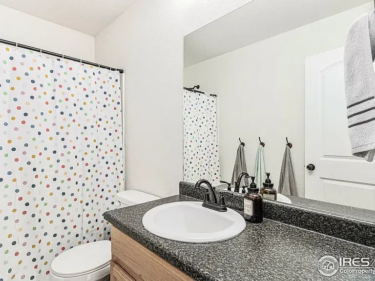 985 Axis Dr — Photo 19