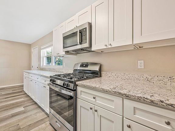 4th image of 36044 Hickory St