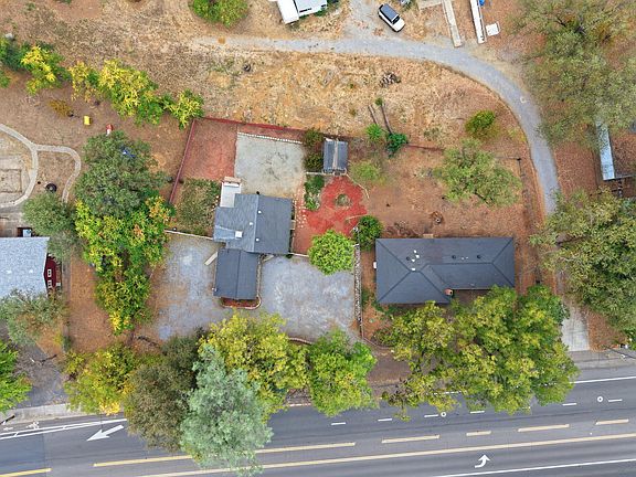 5th image of 110 Churn Creek Rd