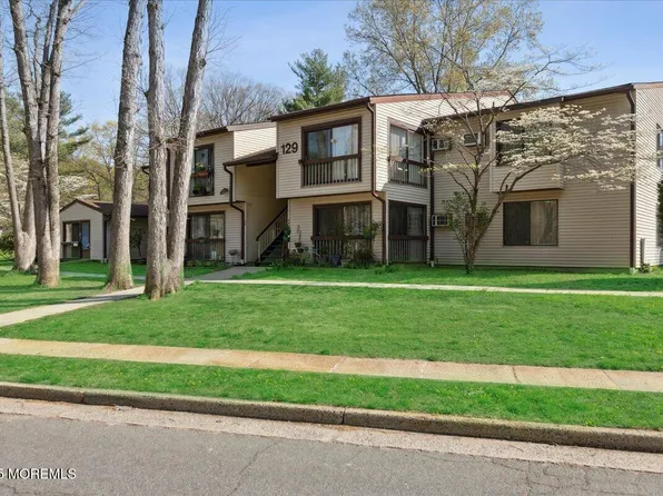 129 Amberly Drive #H, Manalapan, NJ 07726