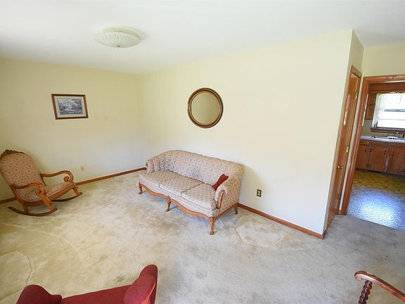 5th image of 174 Moorman Dr