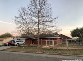 1051 Kilgore St, Pleasanton, TX 78064