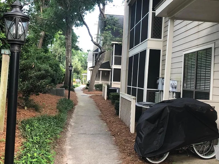 352 Sandpiper Dr #G — Photo 3