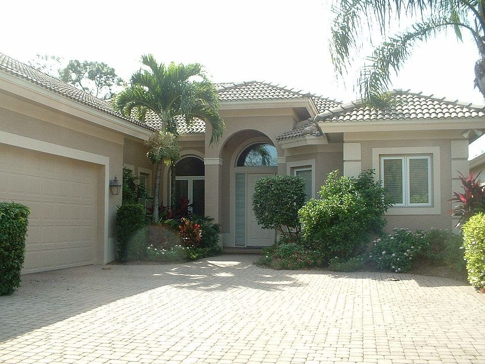 Great Curb Appeal-Golf Course View