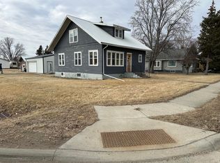 213 Dakota St E, Doland, SD 57436