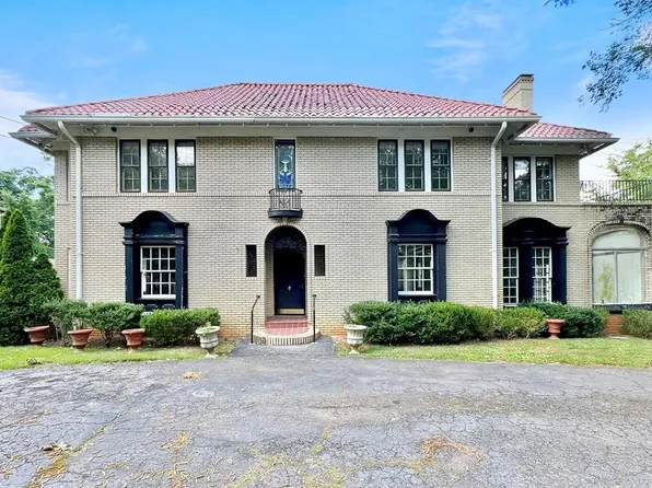 251 W Paces Ferry Rd NW, Atlanta, GA 30305