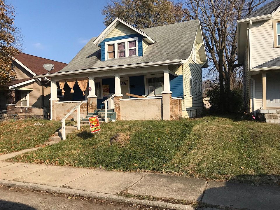 2nd image of 1215 N Dearborn St
