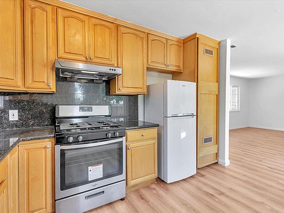 5th image of 861-863 Miller Ave