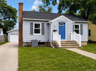 279 W 21st St, Holland, MI 49423