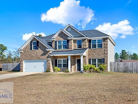 3rd image of 110 Red Rock Ct NE