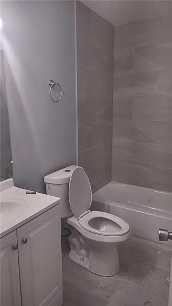 2nd image of 300 NW 30th Ct APT 205