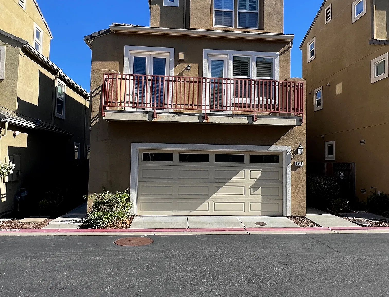 3 bed, 1998 sqft, $5,100 — Photo 1