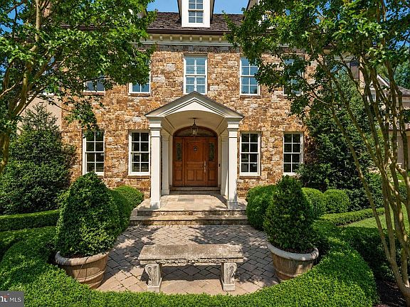 3rd image of 9698 Mill Ridge Ln