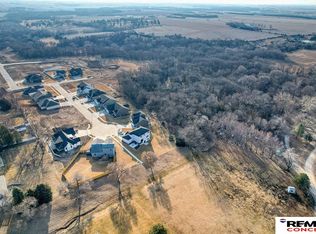 618 Timberline Cir, Milford, NE 68405
