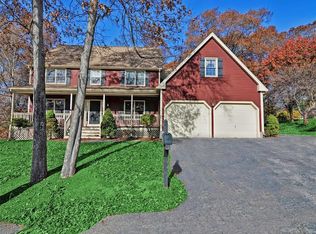 11 Acorn St, Bellingham, MA 02019