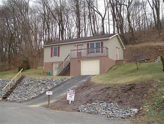2nd image of 206 Hillside Dr