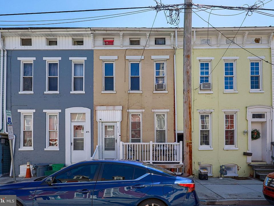 1st image of 430 E Walnut St
